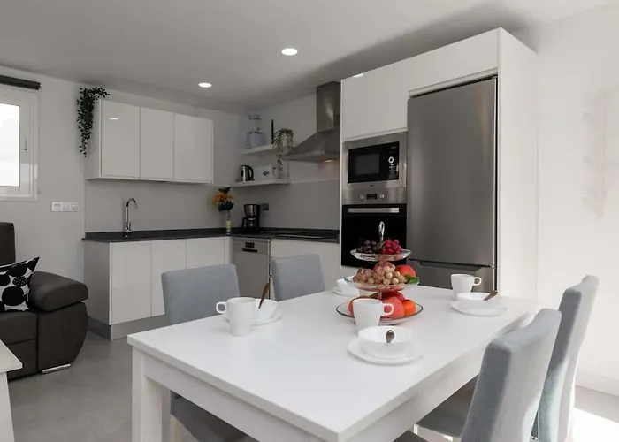 Con Piscina Comunitaria Y Terraza Privada בית נופש *