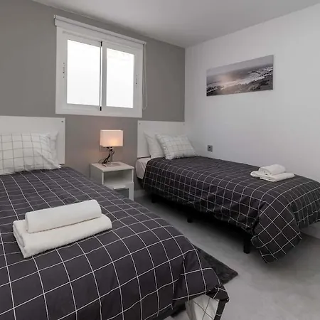 Con Piscina Comunitaria Y Terraza Privada Holiday home Chayofa