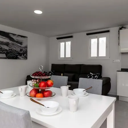 Con Piscina Comunitaria Y Terraza Privada Chayofa
