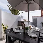 Con Piscina Comunitaria Y Terraza Privada 別荘 Chayofa