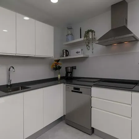Con Piscina Comunitaria Y Terraza Privada Сasa de vacaciones