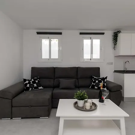 Con Piscina Comunitaria Y Terraza Privada Сasa de vacaciones *