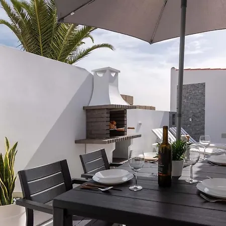Con Piscina Comunitaria Y Terraza Privada Сasa de vacaciones